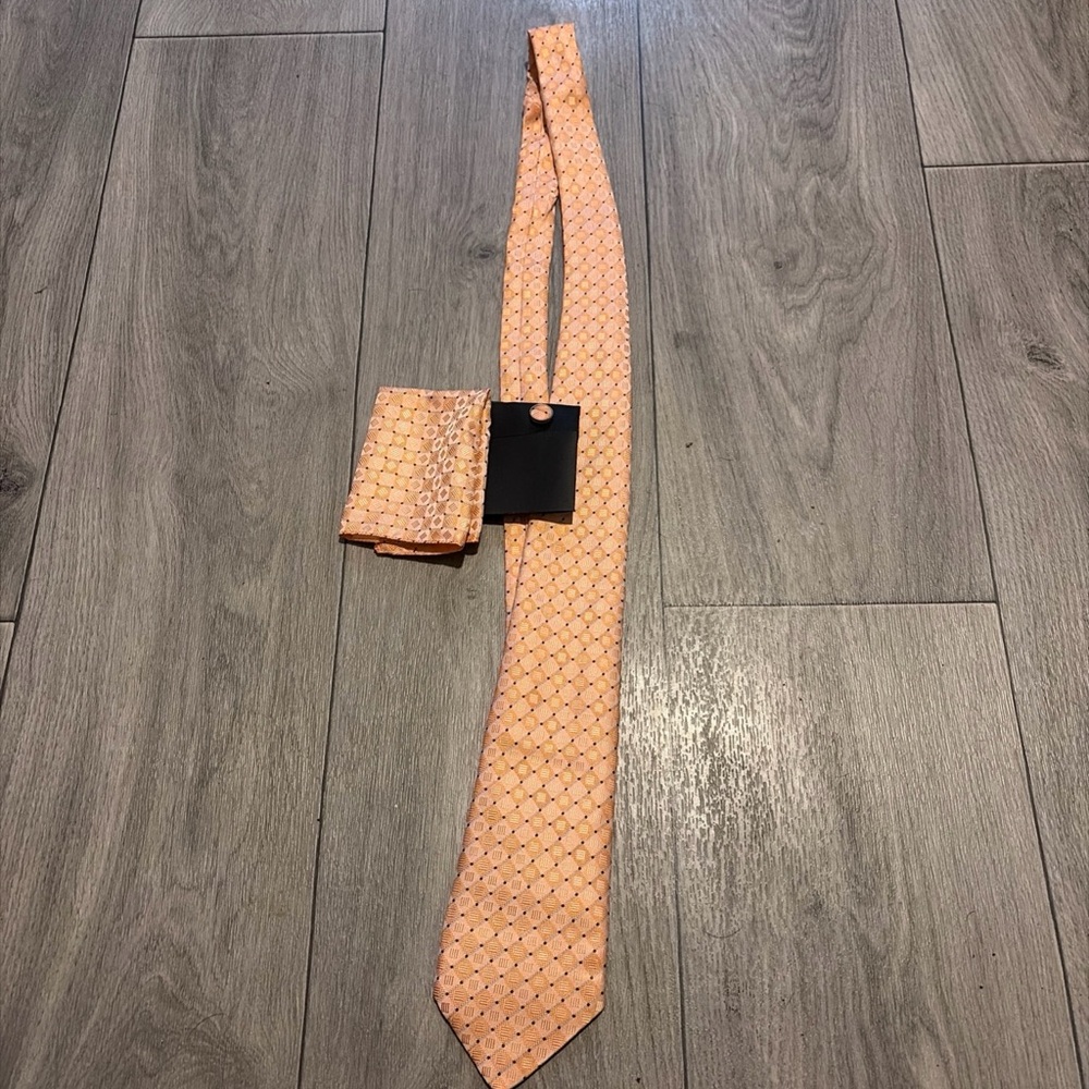 Elegant Orange Patterned Tie and Pocket Square Set
